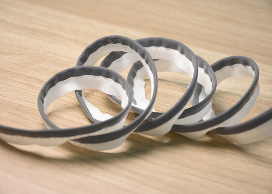 Op maat gemaakte reflecterende band in kledingstukken