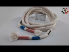 Van dichterbij bekeken: kleding 140 cm polyester plat touw bedrukt met matzwart siliconenlogo