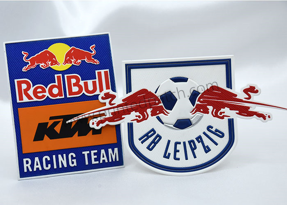 Eenvormig Ijzer op Naar maat gemaakte Geborduurde de Flardenodm van Flardapplique